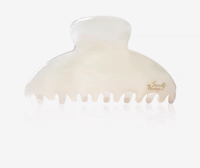 Sprinkle Sweetheart Hair Claw in Pink