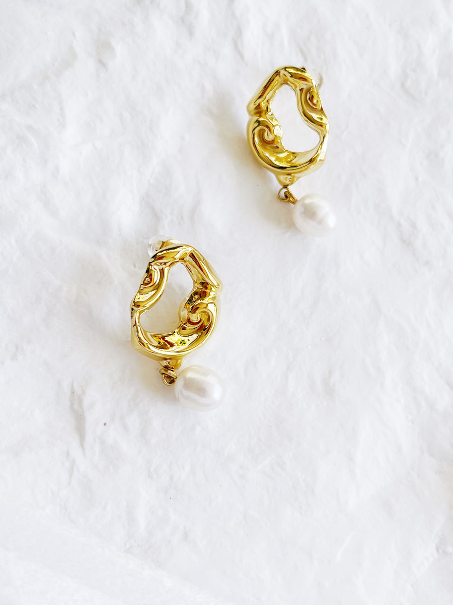 Baroque Pearl Golden Earrings