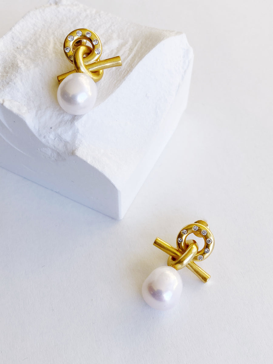 Buy Cute Bunny/rabbit Pearl Earrings W/925 Sterling Silver / Gold Posts,genuine  Natrual Freshwater Pearl Earring Studs,best Pearl Gifts6035-er Online in  India - Etsy