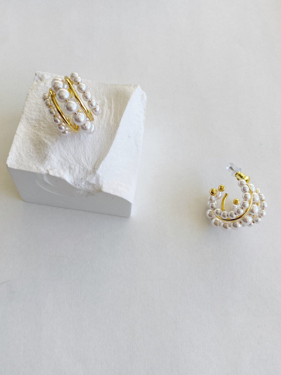 Baroque Pearl Golden Hoops Earrings.