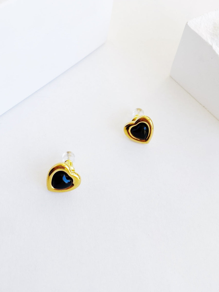 Black Gemstone Heart Stud Earrings.