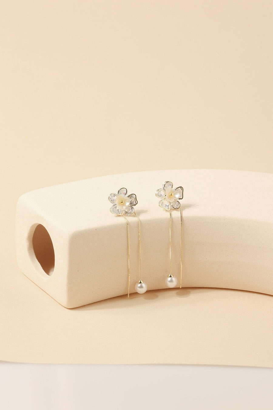 Flower Pearl Drop Dangle Earrings.