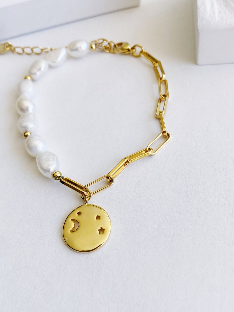 Gold Filled Pearl Bracelet.